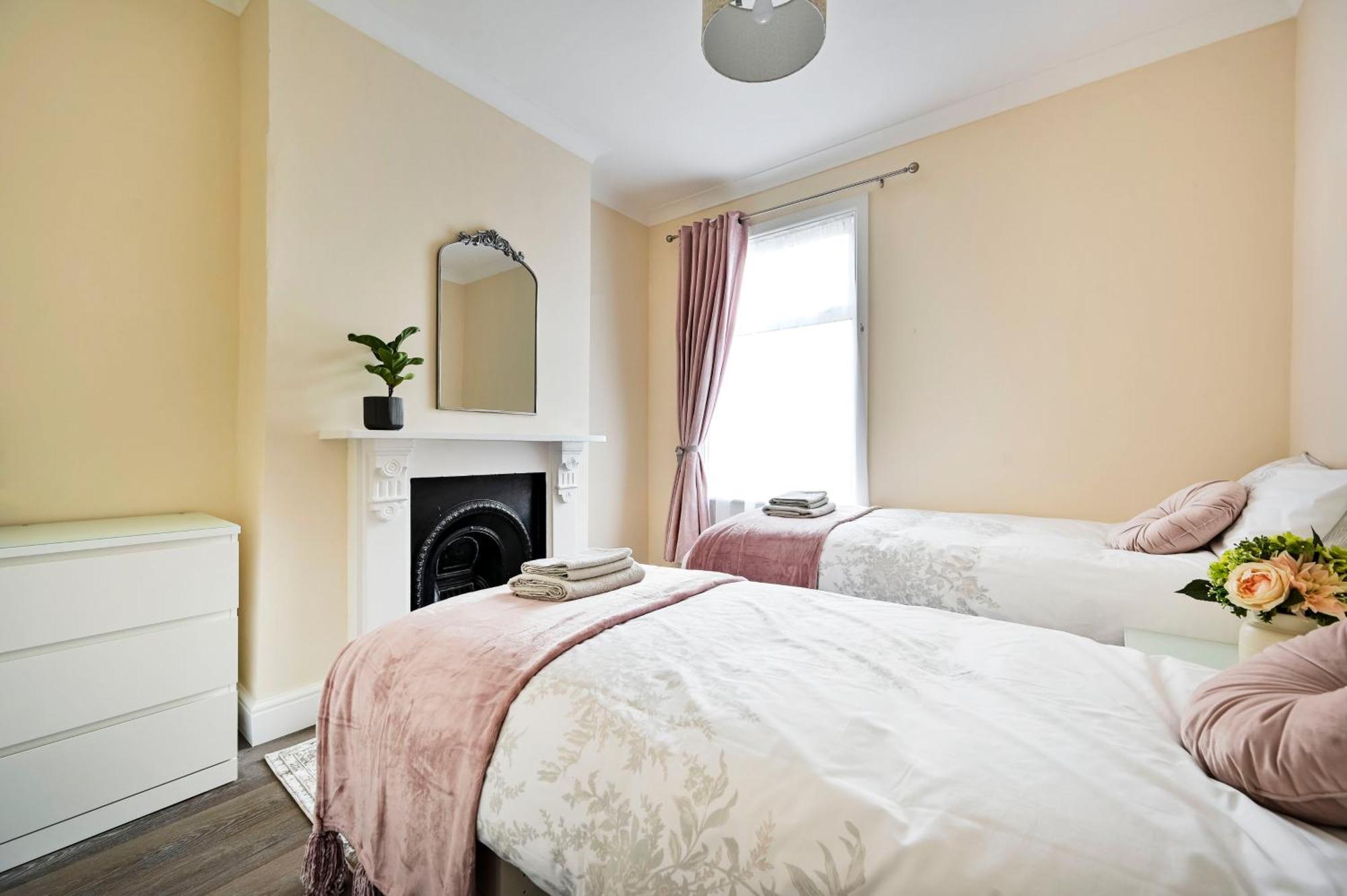 Greenwich Holiday Home Лондон Екстериор снимка